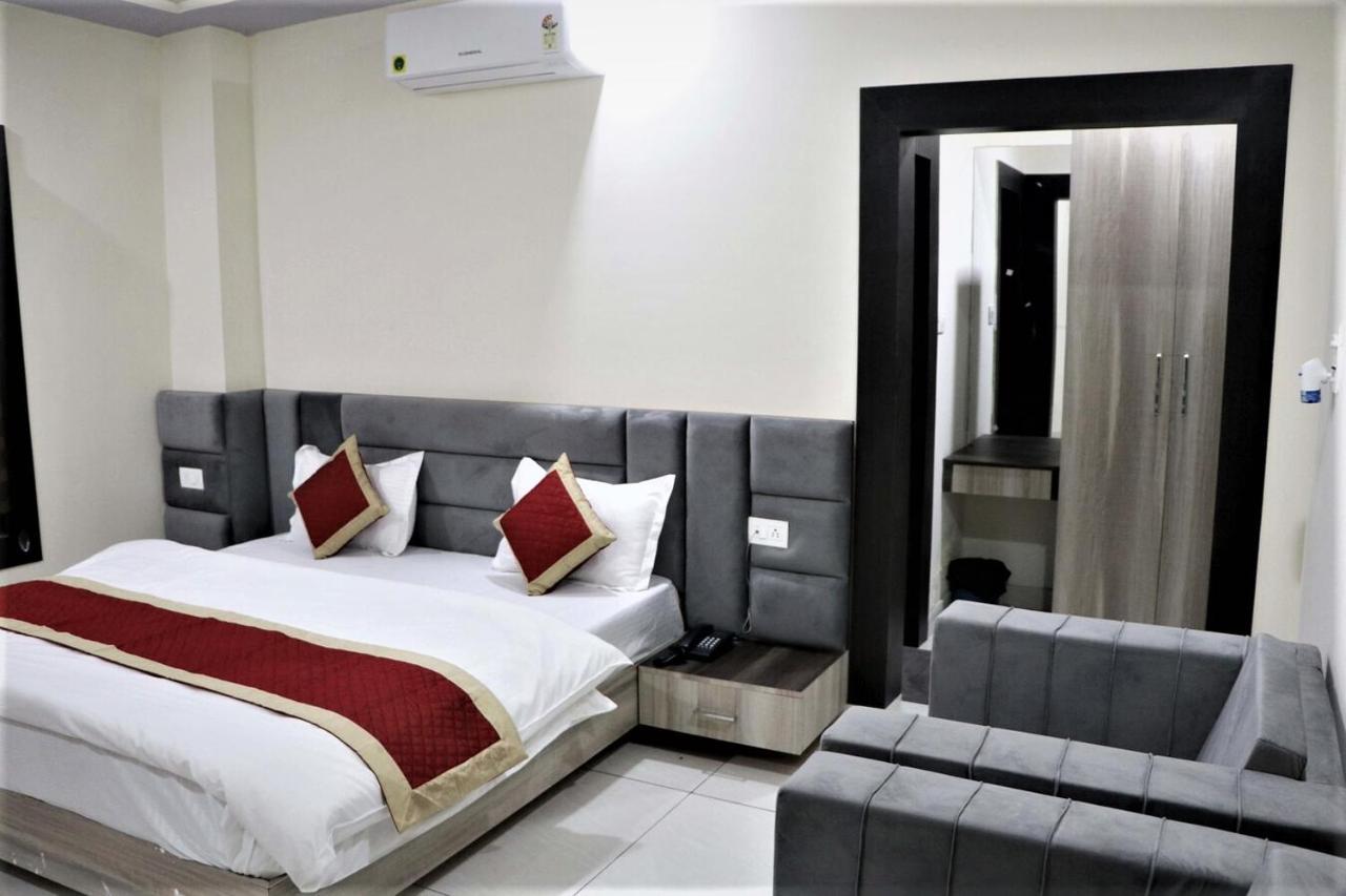 Hotel Blue Pine Haridwār Exterior foto